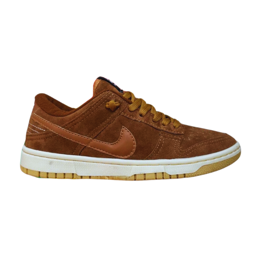 Tênis Nike DUNK Low Brown