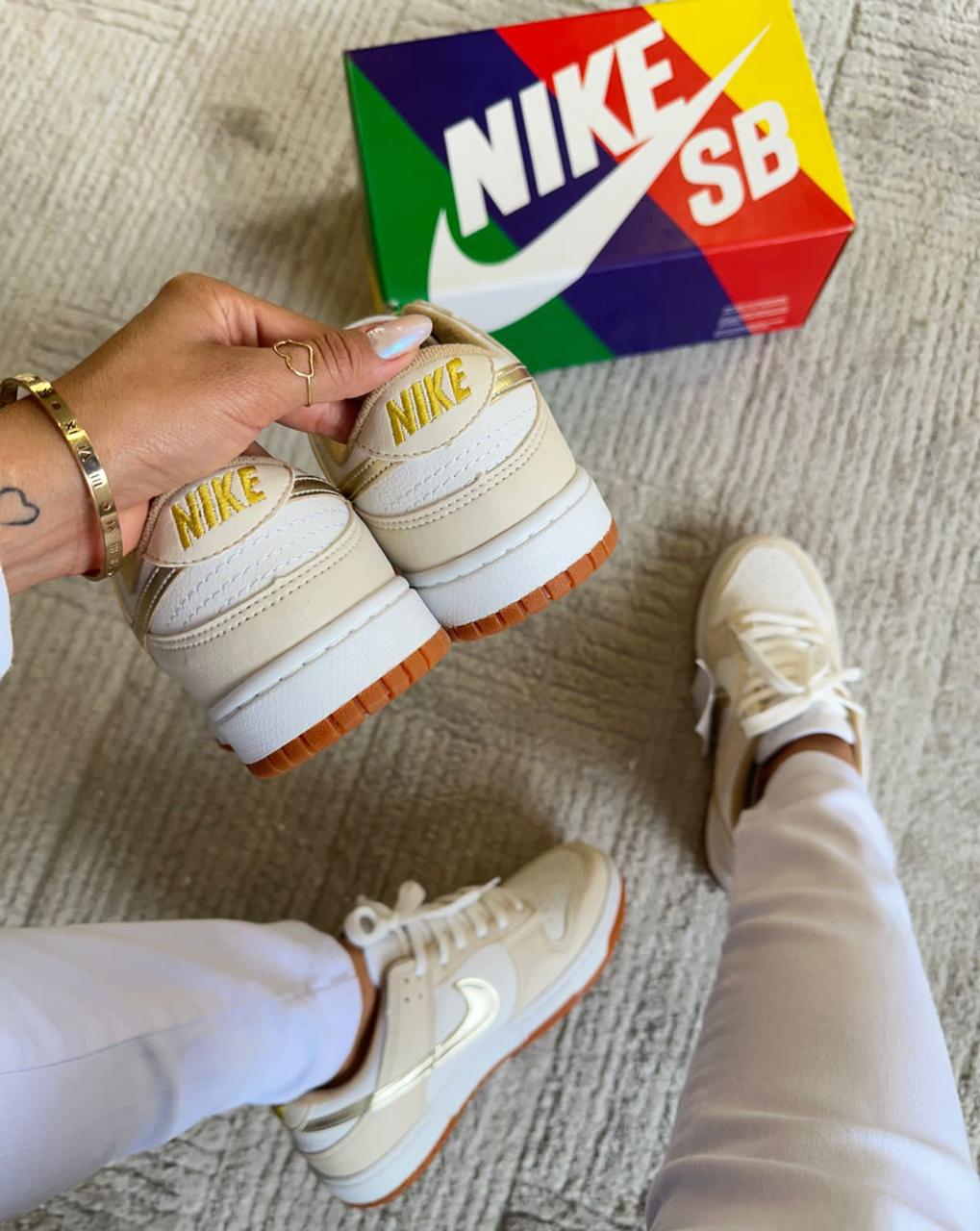 Tênis Nike DUNK Low Bege