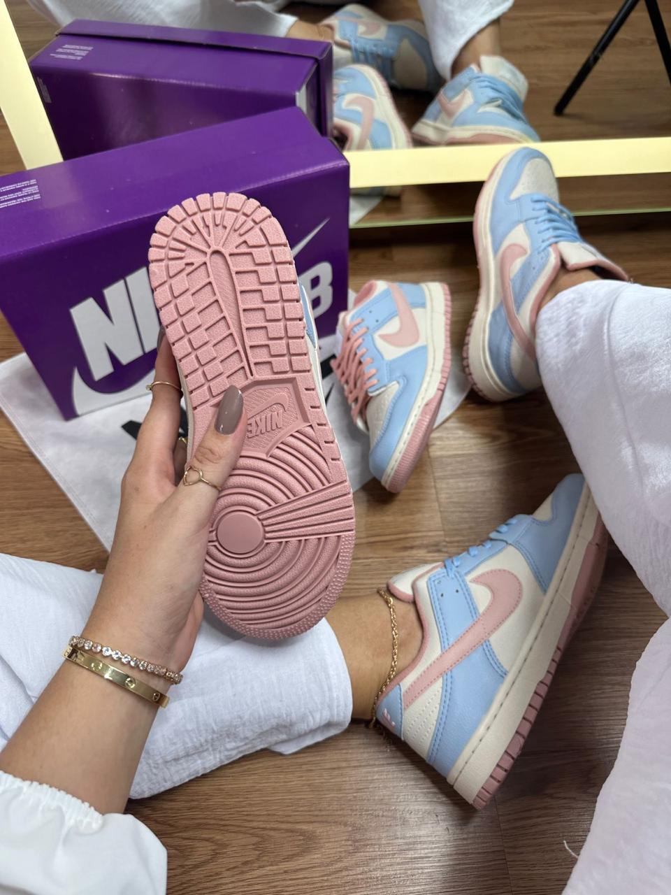 Tênis Nike DUNK Low Azul com Rosa