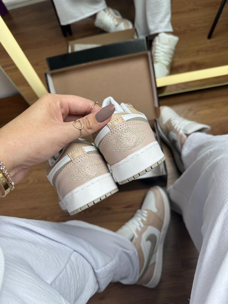 Tênis Nike JORDAN Low 1 Amêndoa