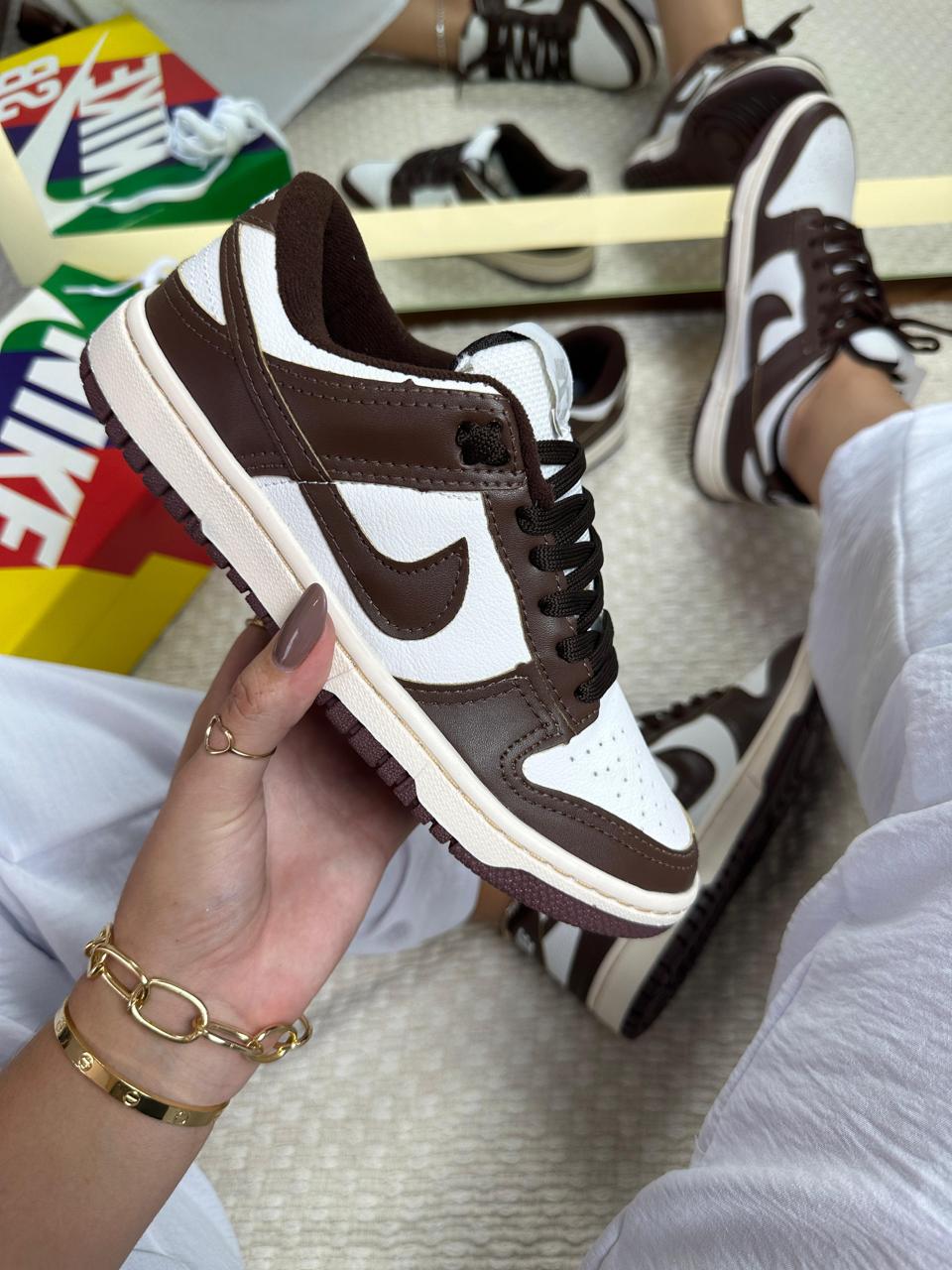 Tênis Nike DUNK Low Marrom
