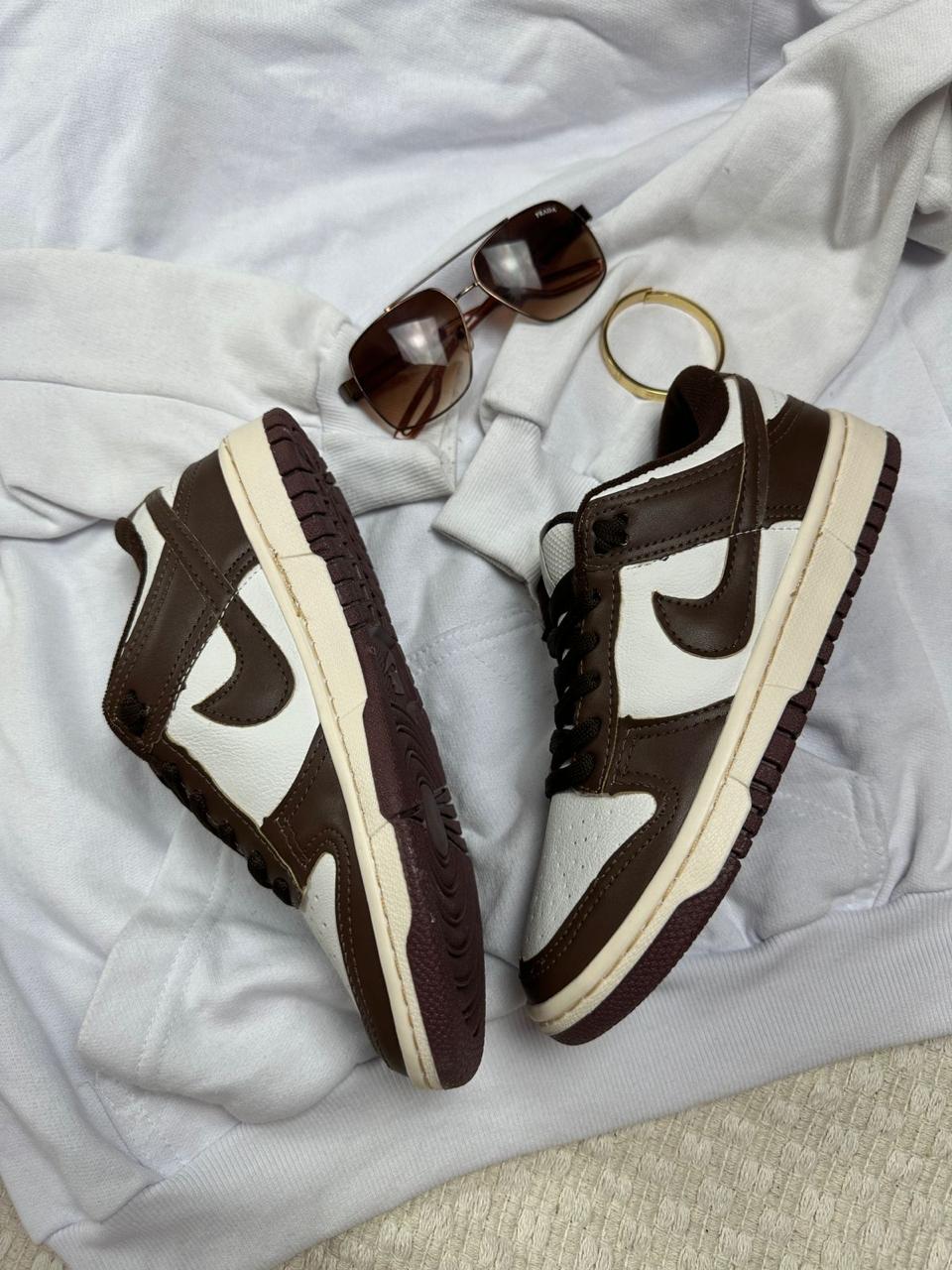 Tênis Nike DUNK Low Marrom