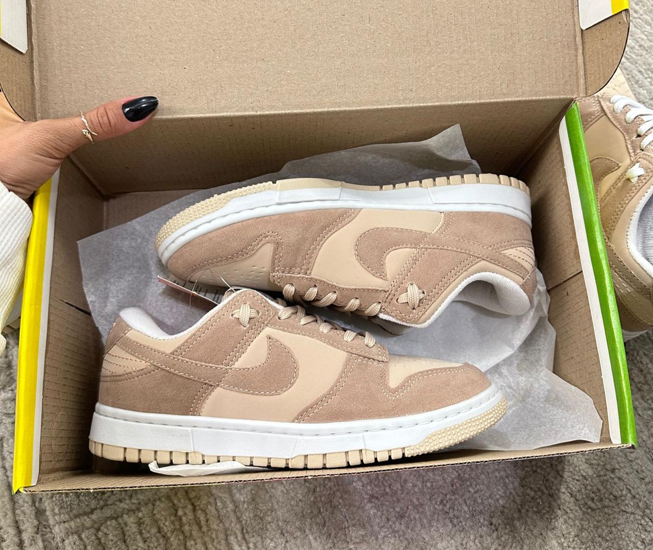 Tênis Nike DUNK Low Beige