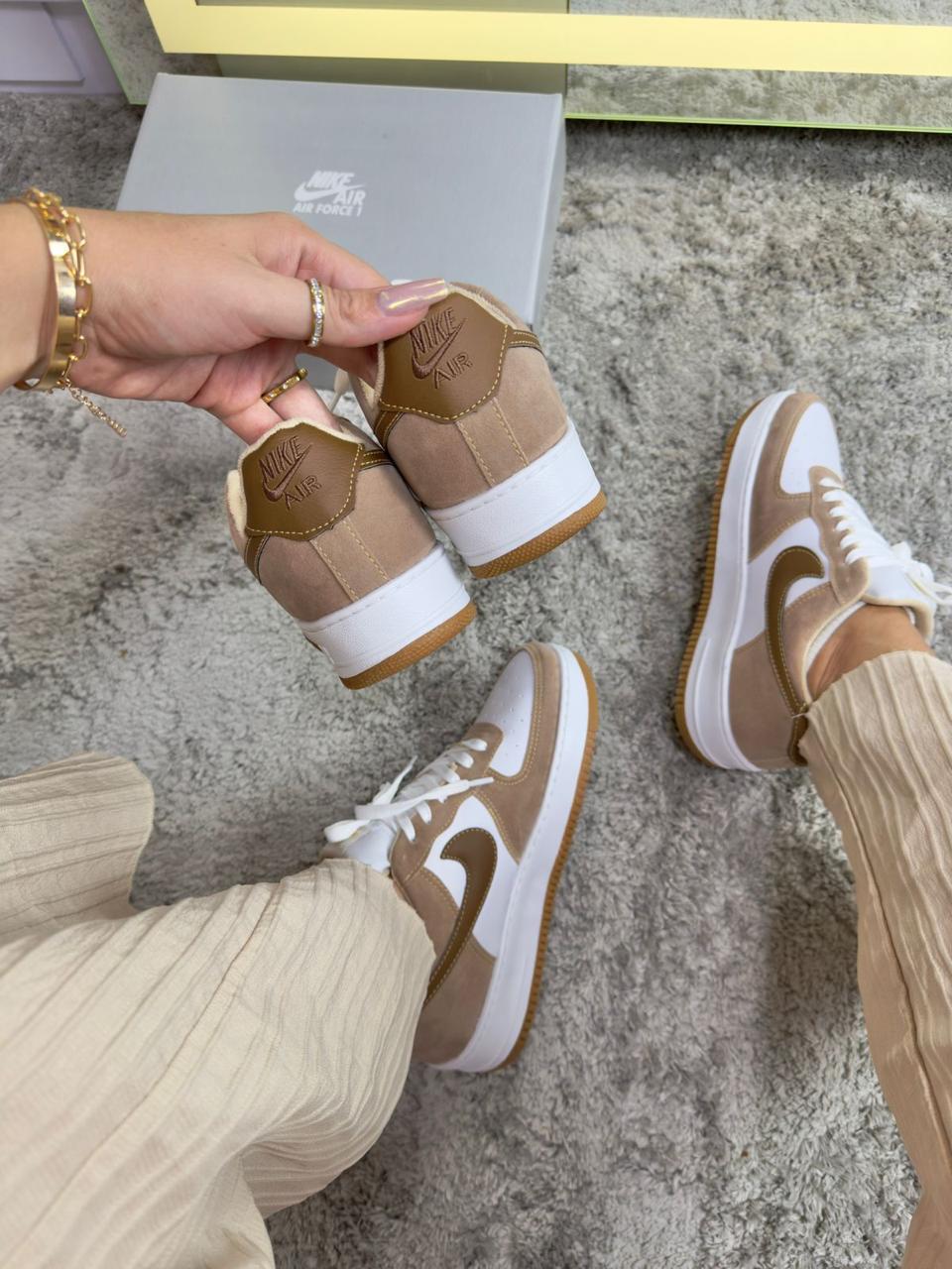 Tênis Nike Air Force 1 Low Caramelo Camurça