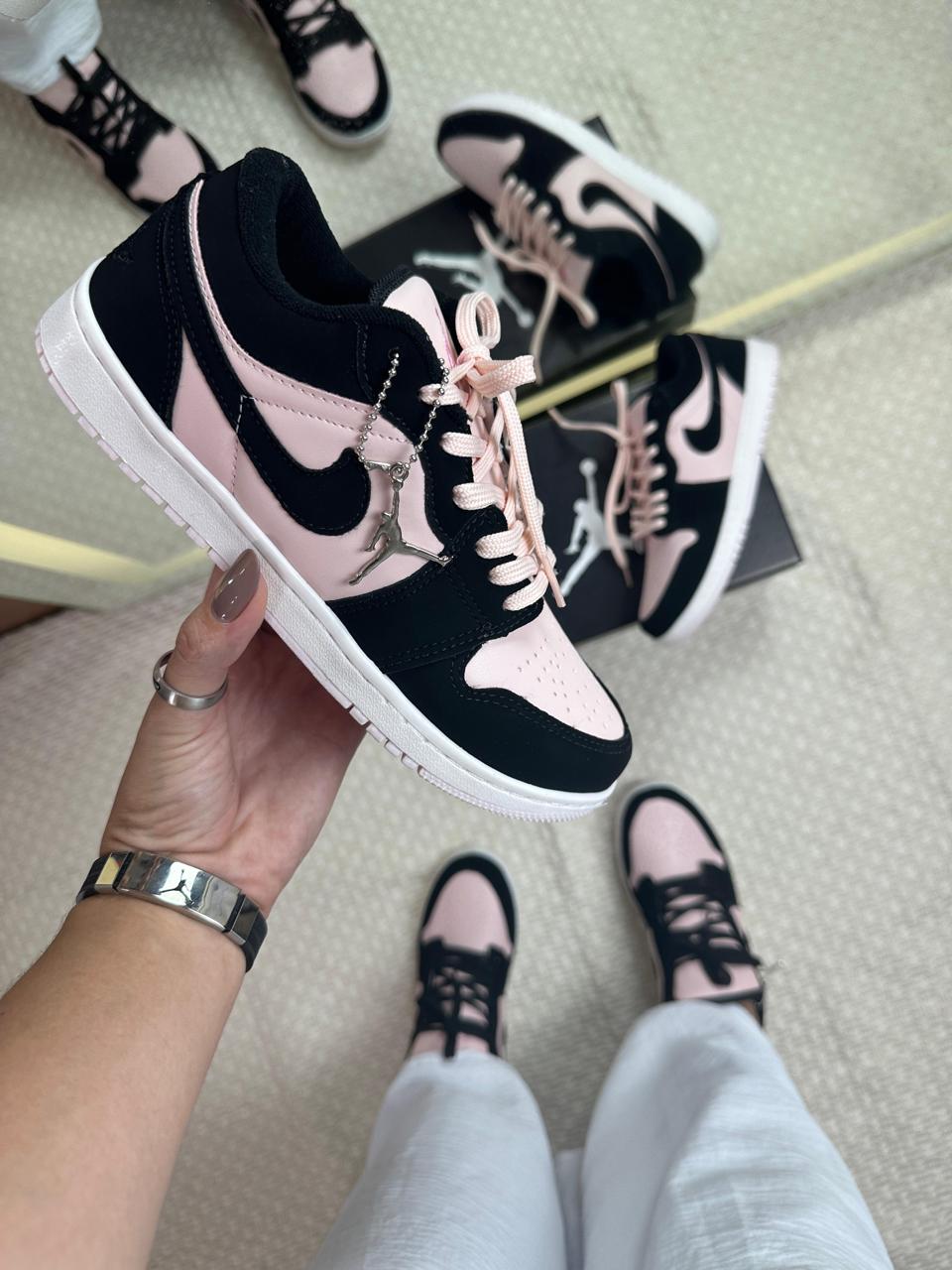 Tênis Nike JORDAN Low 1 Preto/Rosa