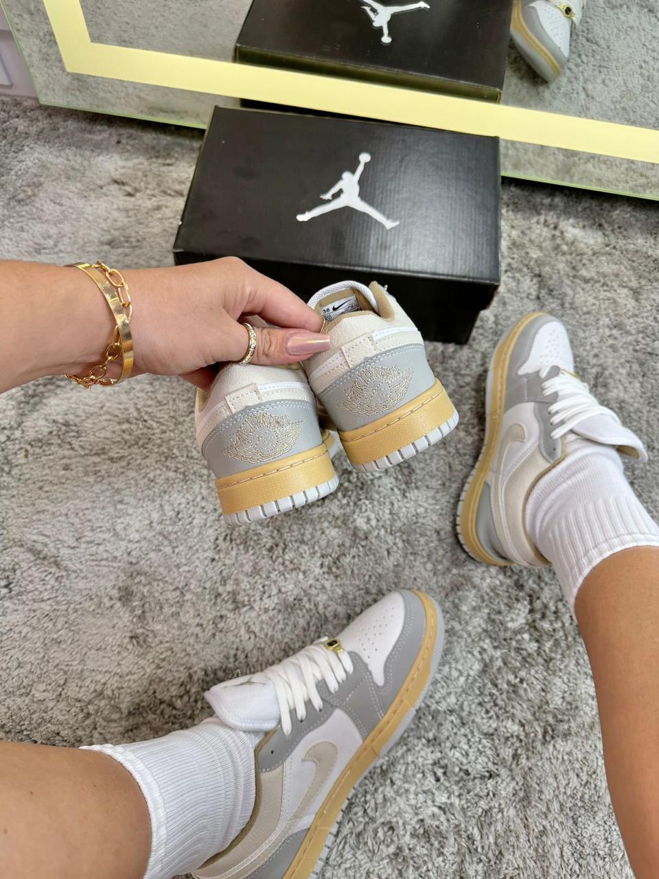 Tênis Nike JORDAN Low 1 BEGE/CINZA